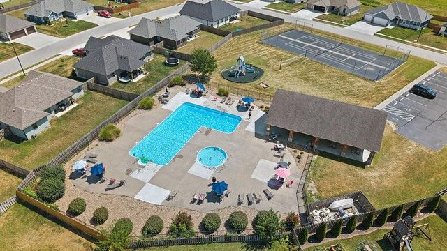 1394 S Blockade Road, Republic, MO 65738