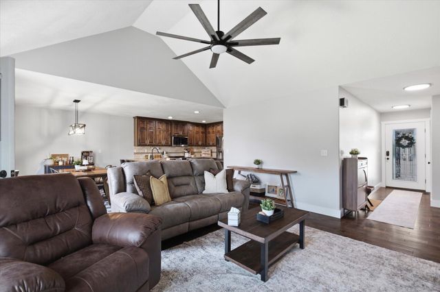 1394 S Blockade Road, Republic, MO 65738