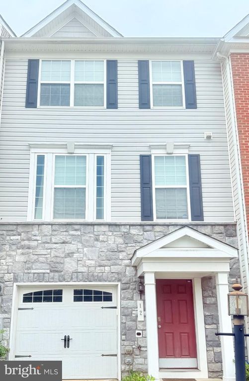12 ARENAS CT, Capitol Heights, MD 20743