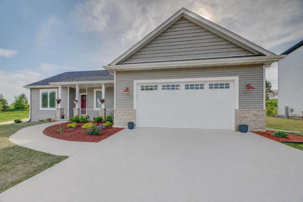 3705 Tanglewood Place, Janesville, WI 53546