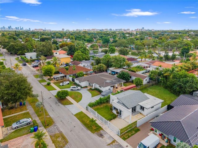 5658 SW 1st St, Miami, FL 33134