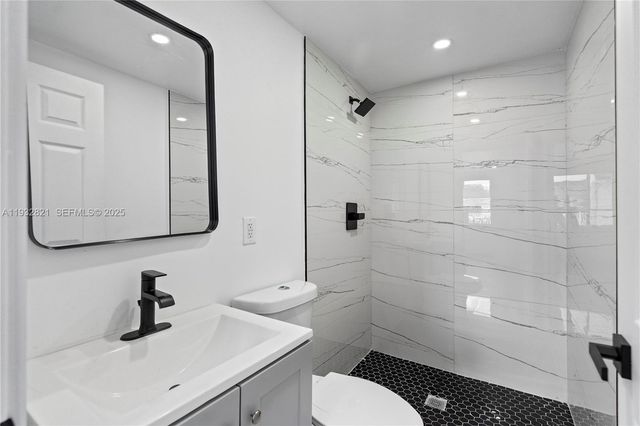 5658 SW 1st St, Miami, FL 33134