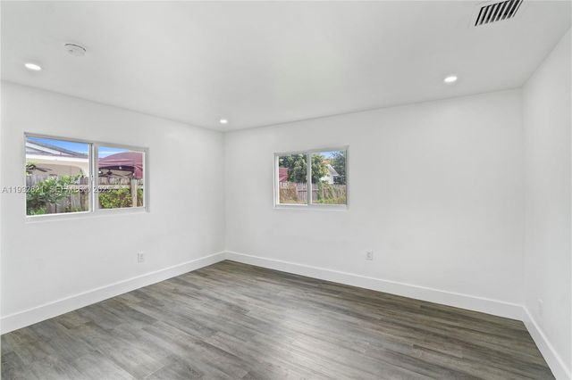 5658 SW 1st St, Miami, FL 33134