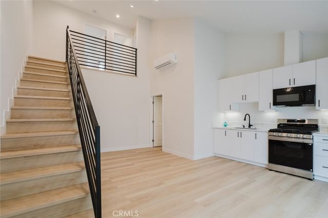 8909 Wakefield Avenue, Panorama City, CA 91402