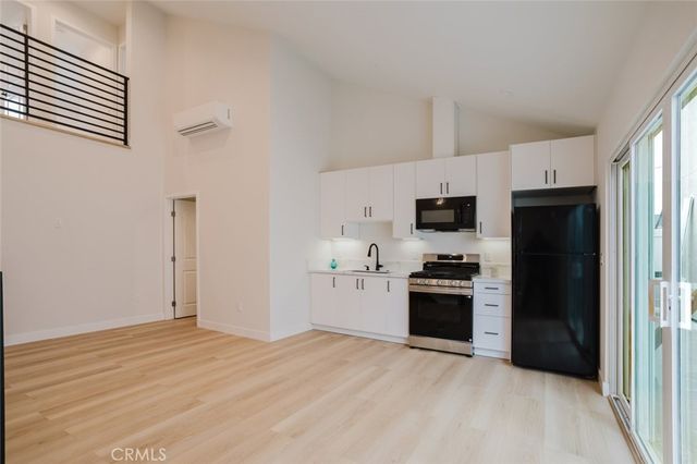 8909 Wakefield Avenue, Panorama City, CA 91402