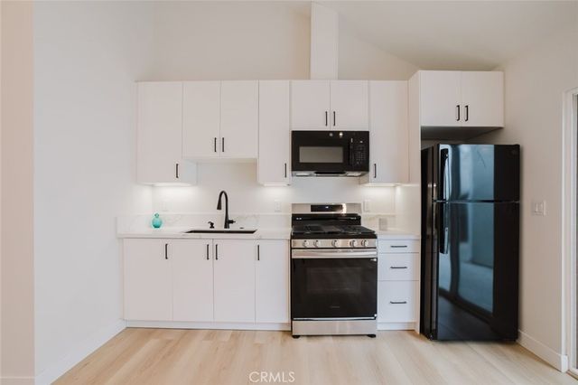 8909 Wakefield Avenue, Panorama City, CA 91402