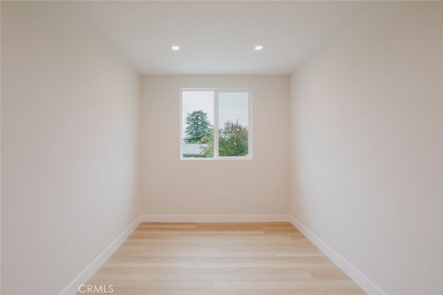 8909 Wakefield Avenue, Panorama City, CA 91402