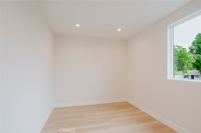 8909 Wakefield Avenue, Panorama City, CA 91402