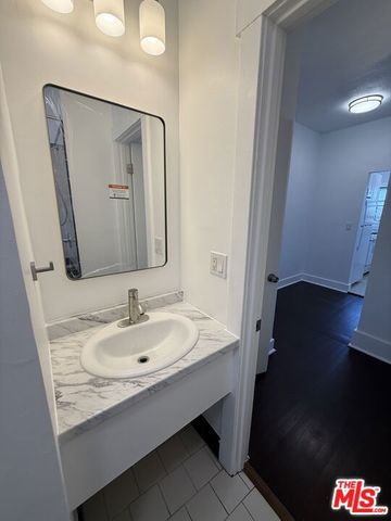 4125 S Figueroa Street 302, Los Angeles, CA 90037