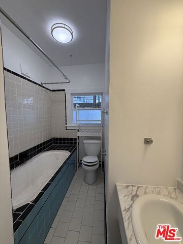 4125 S Figueroa Street 302, Los Angeles, CA 90037