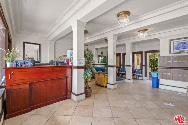 4125 S Figueroa Street 302, Los Angeles, CA 90037