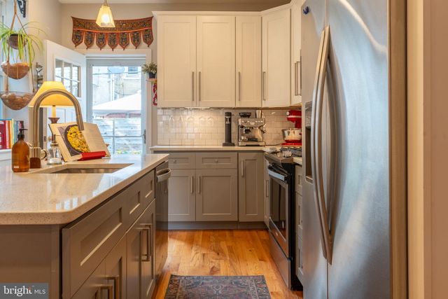 2611 W THOMPSON ST, Philadelphia, PA 19121
