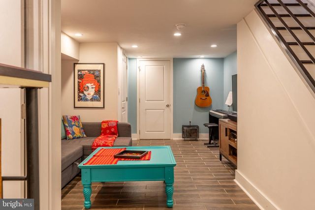 2611 W THOMPSON ST, Philadelphia, PA 19121