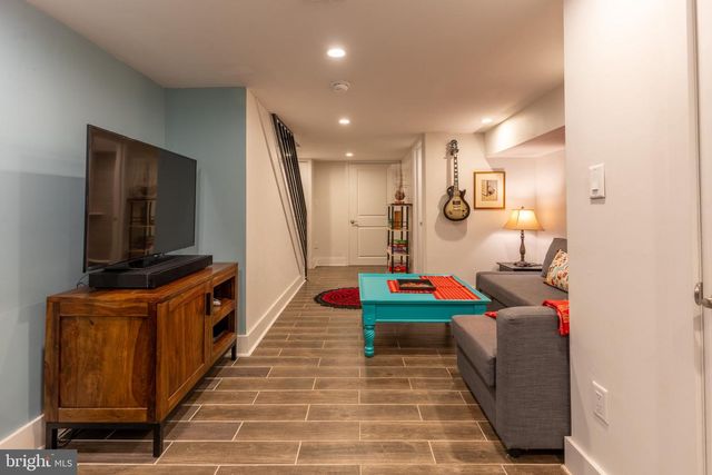 2611 W THOMPSON ST, Philadelphia, PA 19121