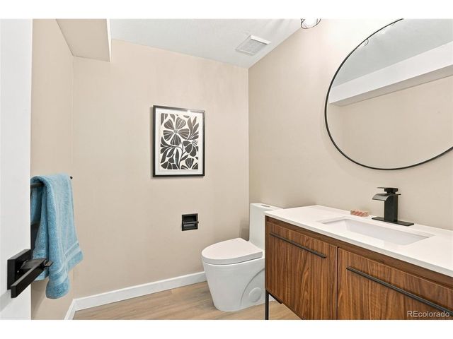 1561 S Kendall St, Lakewood, CO 80232