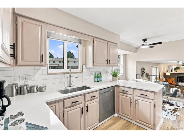 1561 S Kendall St, Lakewood, CO 80232