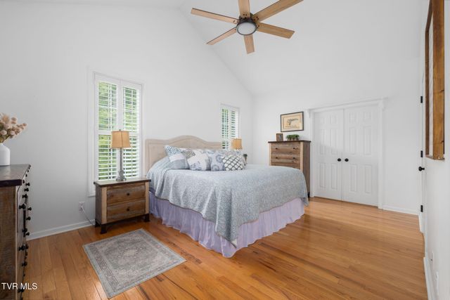 205 Summer Rose Lane, Johnson City, TN 37601