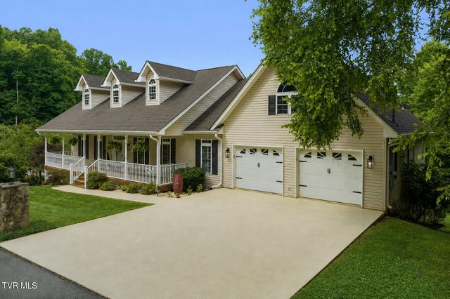 205 Summer Rose Lane, Johnson City, TN 37601
