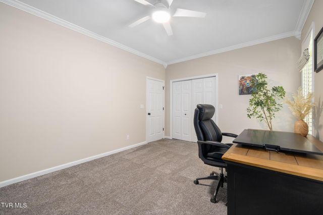 205 Summer Rose Lane, Johnson City, TN 37601