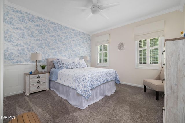 205 Summer Rose Lane, Johnson City, TN 37601