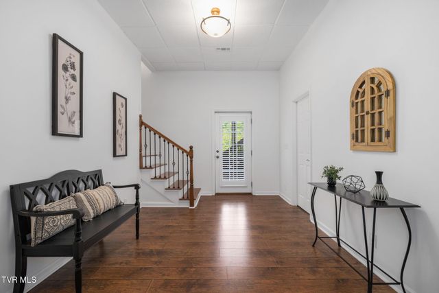 205 Summer Rose Lane, Johnson City, TN 37601