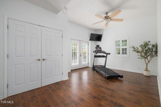 205 Summer Rose Lane, Johnson City, TN 37601