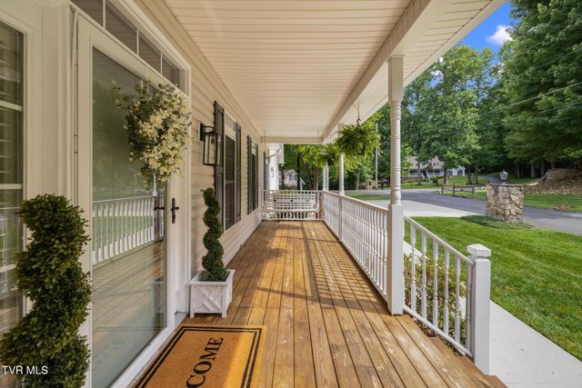 205 Summer Rose Lane, Johnson City, TN 37601