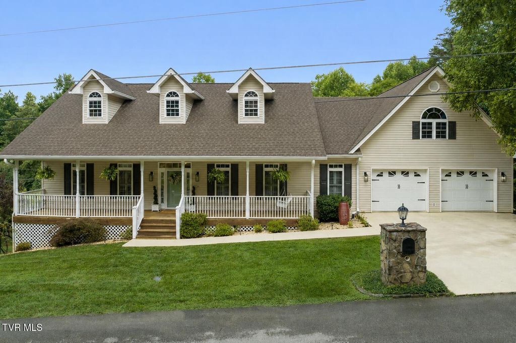 205 Summer Rose Lane, Johnson City, TN 37601