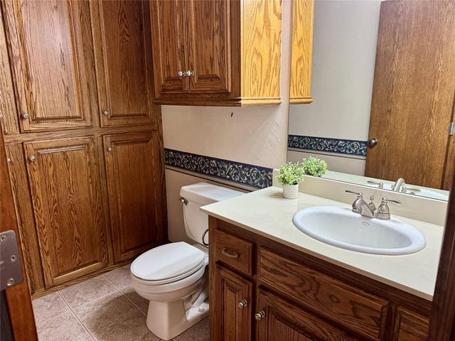 6505 Applewood Drive, Edmond, OK 73034