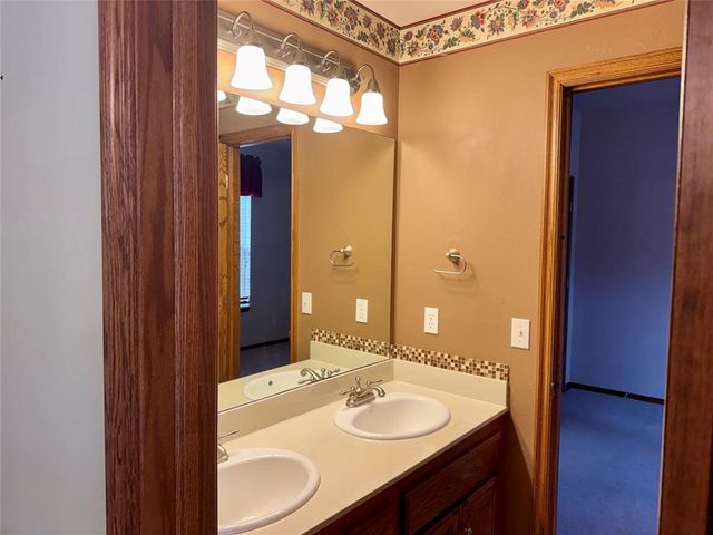 6505 Applewood Drive, Edmond, OK 73034