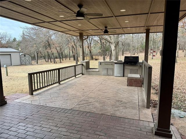 6505 Applewood Drive, Edmond, OK 73034