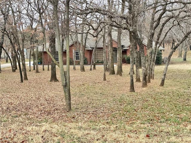 6505 Applewood Drive, Edmond, OK 73034