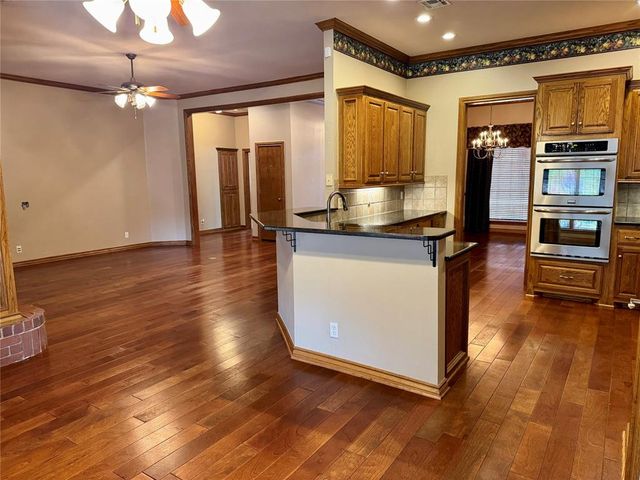 6505 Applewood Drive, Edmond, OK 73034