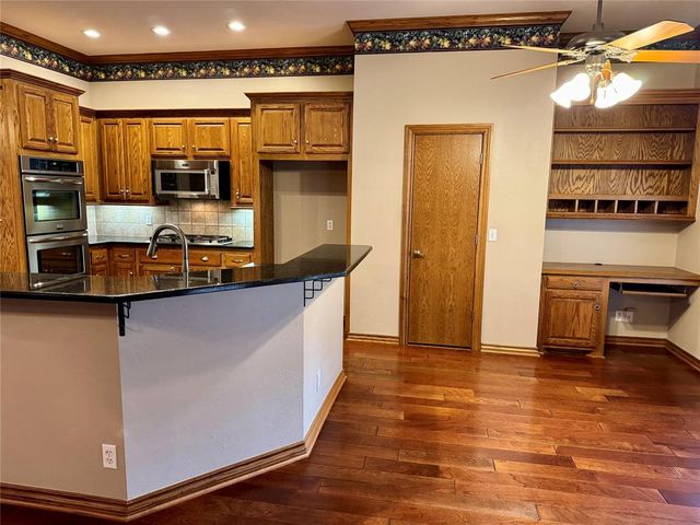 6505 Applewood Drive, Edmond, OK 73034