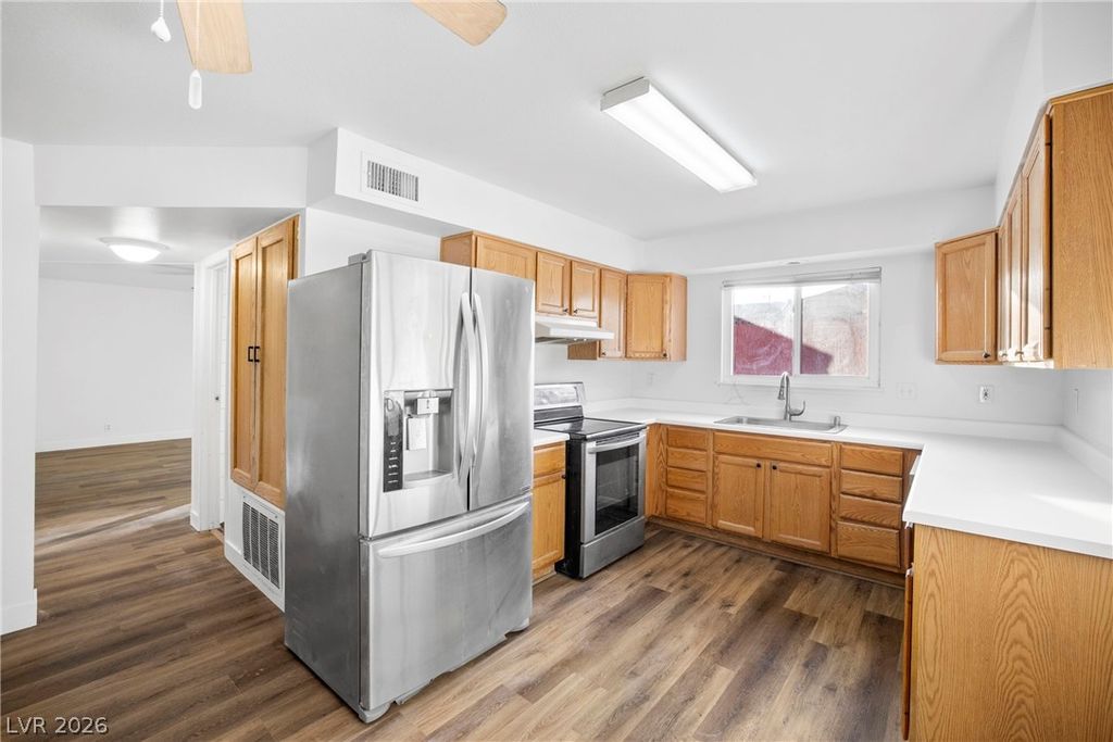 Image 13 of property listing at 233 Kipling Street, Las Vegas, NV 89107