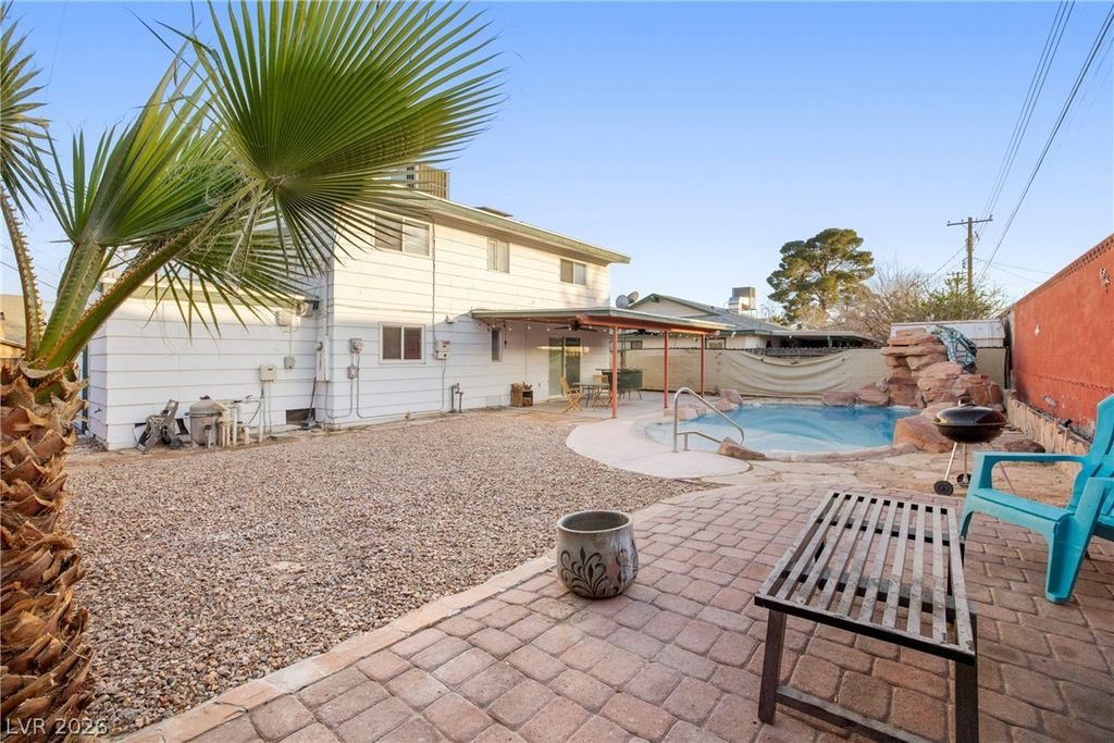 Image 31 of property listing at 233 Kipling Street, Las Vegas, NV 89107