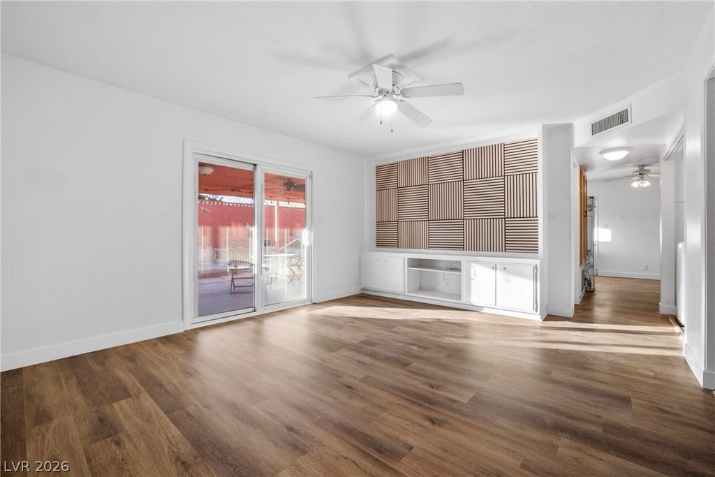 Image 6 of property listing at 233 Kipling Street, Las Vegas, NV 89107