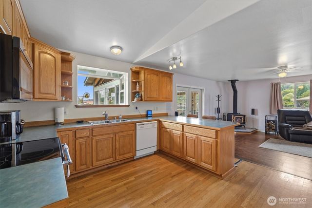 180 Kowntee Street, Camano Island, WA 98282