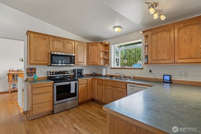 180 Kowntee Street, Camano Island, WA 98282