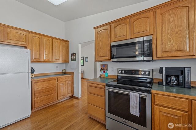 180 Kowntee Street, Camano Island, WA 98282