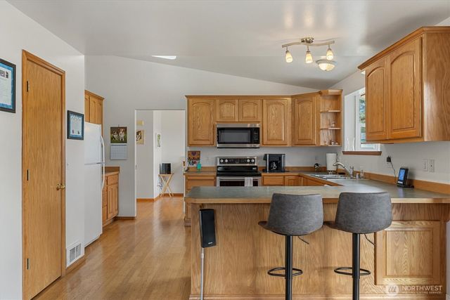 180 Kowntee Street, Camano Island, WA 98282