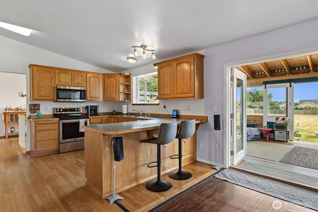180 Kowntee Street, Camano Island, WA 98282