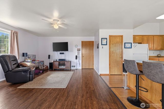 180 Kowntee Street, Camano Island, WA 98282