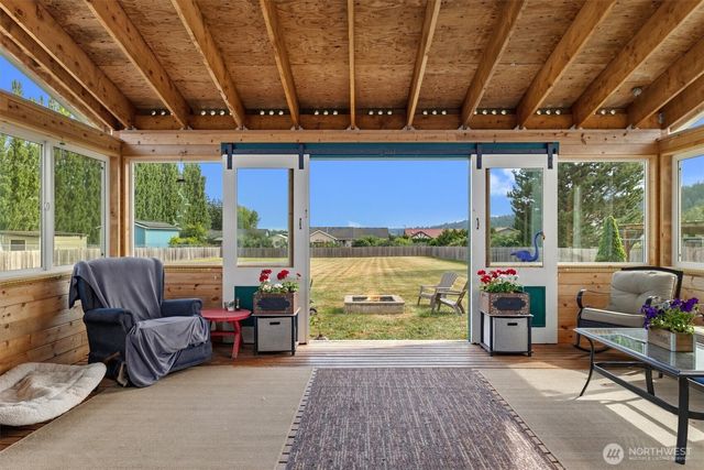 180 Kowntee Street, Camano Island, WA 98282