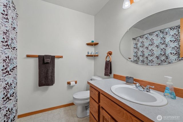 180 Kowntee Street, Camano Island, WA 98282