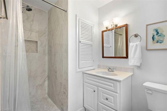 860 Duckview Court, Winston-salem, NC 27106