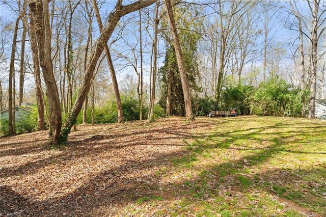 860 Duckview Court, Winston-salem, NC 27106