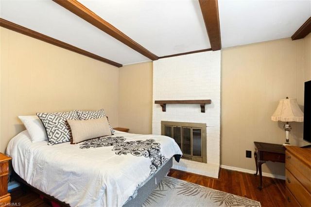 860 Duckview Court, Winston-salem, NC 27106