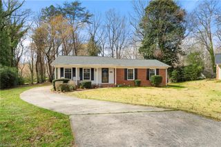 860 Duckview Court, Winston-salem, NC 27106