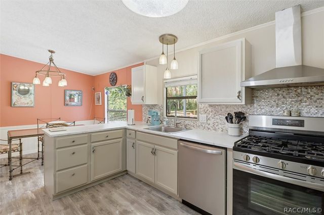 4390 N Williams Avenue, Crystal River, FL 34428